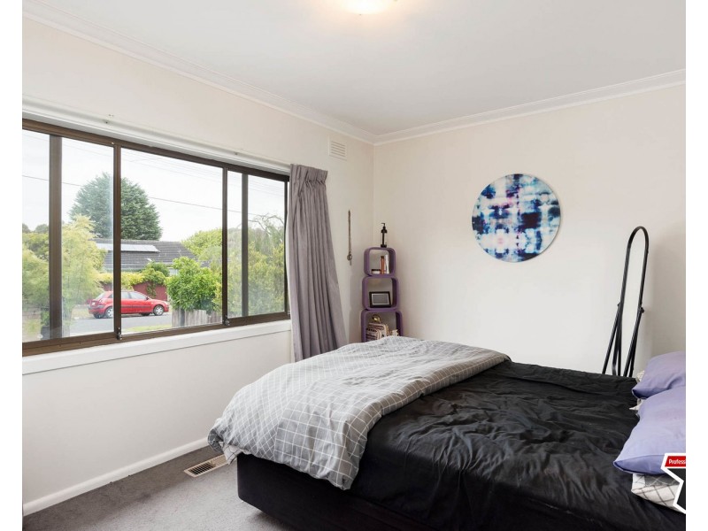 30 Thomas Street, Croydon South VIC 3136