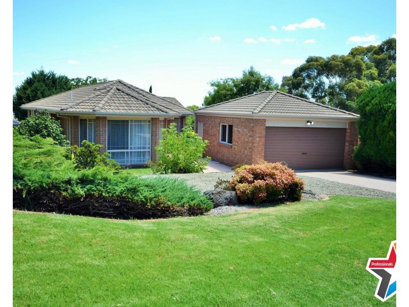 34 Kirkford Drive, Mooroolbark VIC 3138