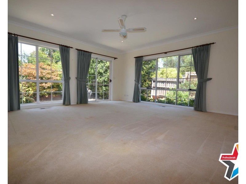 16 Celeste Court, Chirnside Park VIC 3116