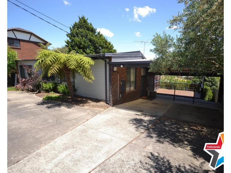 15 Edward Road, Chirnside Park VIC 3116