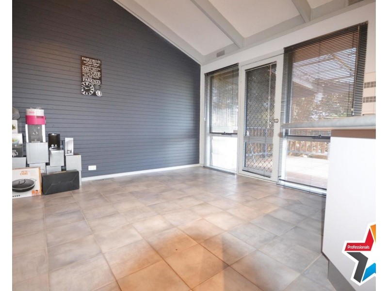 15 Edward Road, Chirnside Park VIC 3116