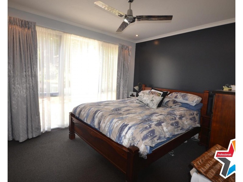 15 Edward Road, Chirnside Park VIC 3116