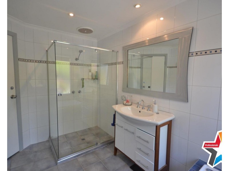 15 Edward Road, Chirnside Park VIC 3116