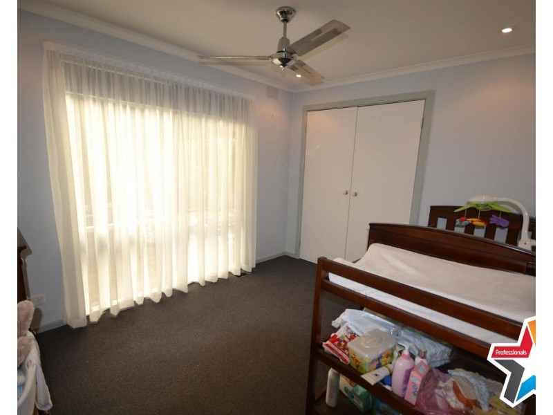 15 Edward Road, Chirnside Park VIC 3116