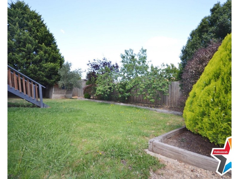 15 Edward Road, Chirnside Park VIC 3116