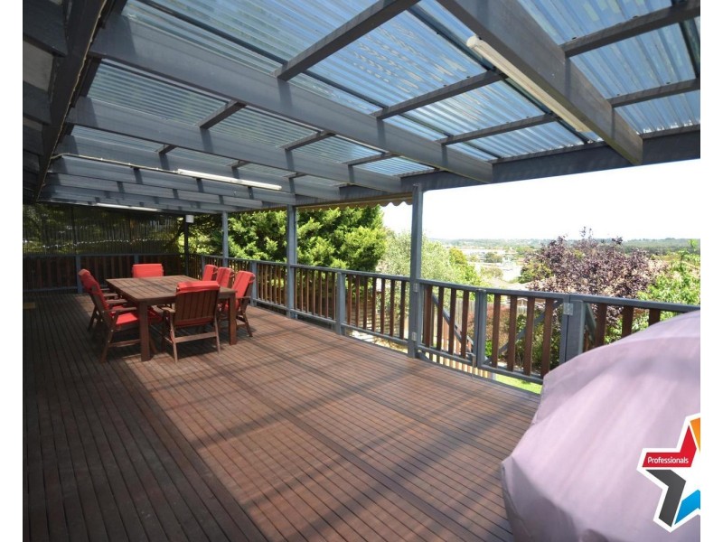 15 Edward Road, Chirnside Park VIC 3116