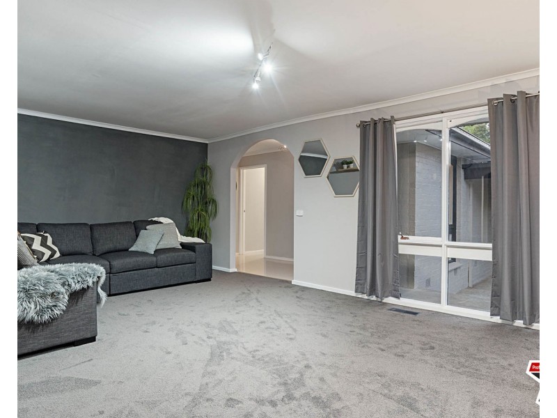 25 Myoora Drive, Mooroolbark VIC 3138