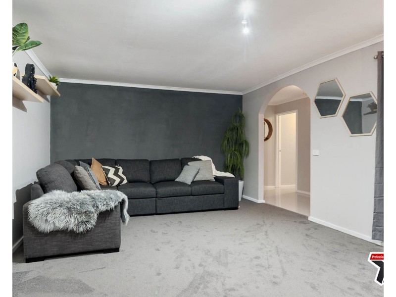 25 Myoora Drive, Mooroolbark VIC 3138