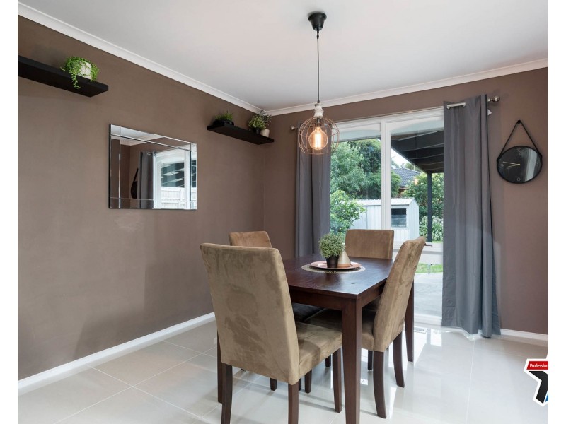 25 Myoora Drive, Mooroolbark VIC 3138