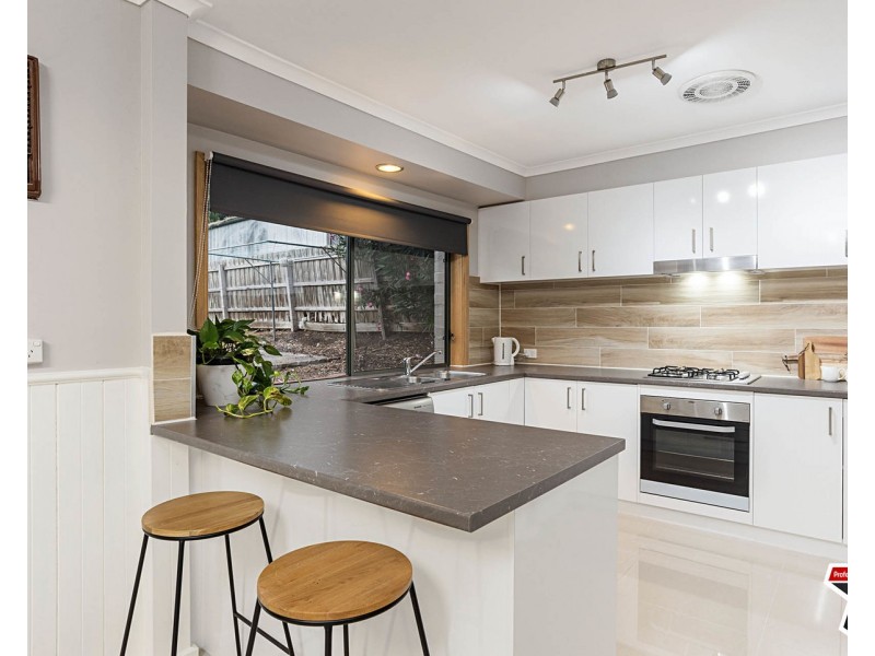 25 Myoora Drive, Mooroolbark VIC 3138