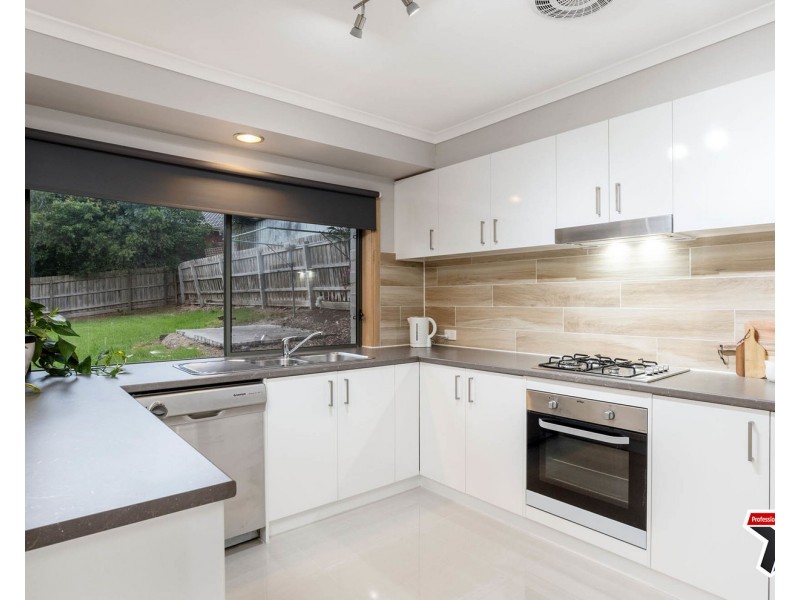 25 Myoora Drive, Mooroolbark VIC 3138