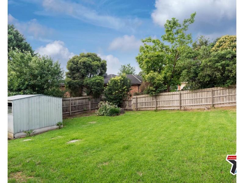 25 Myoora Drive, Mooroolbark VIC 3138