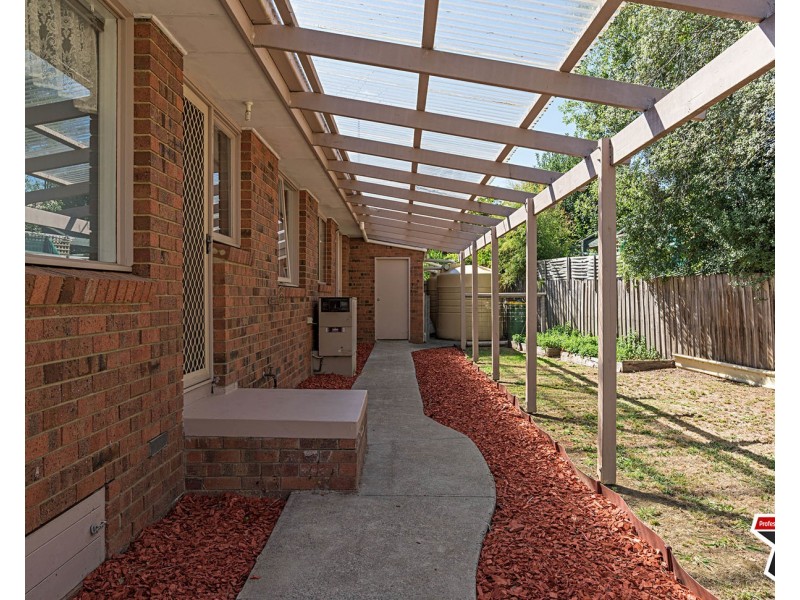 6 Dinsdale Court, Mooroolbark VIC 3138