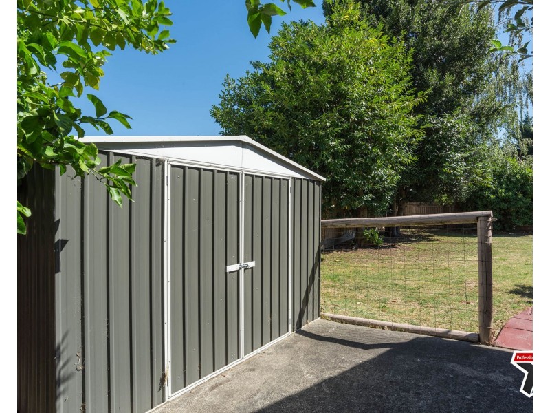 6 Dinsdale Court, Mooroolbark VIC 3138