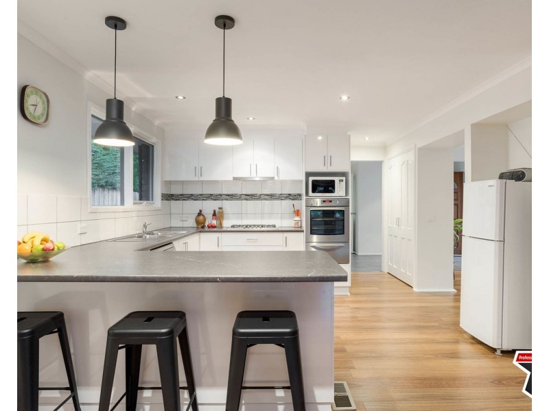 5 Sunburst Court, Mooroolbark VIC 3138