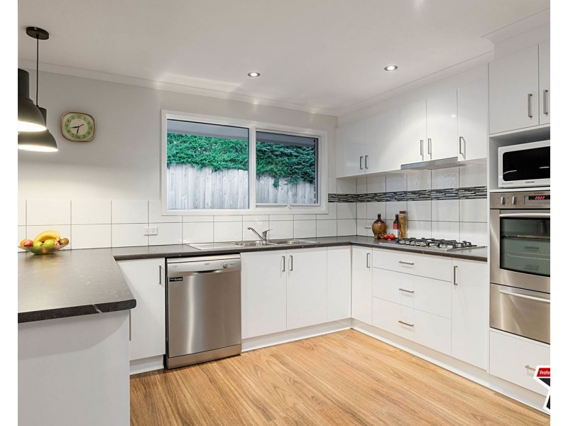 5 Sunburst Court, Mooroolbark VIC 3138