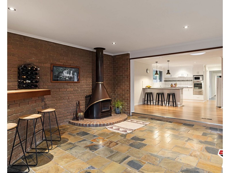 5 Sunburst Court, Mooroolbark VIC 3138