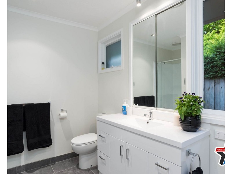 5 Sunburst Court, Mooroolbark VIC 3138