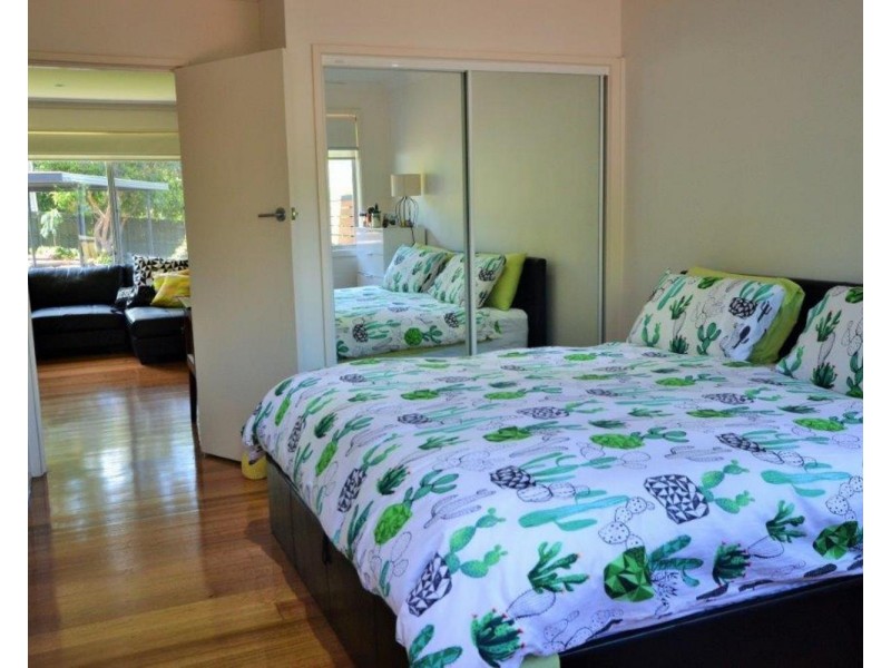 2/28 Shakespeare Avenue, Mooroolbark VIC 3138