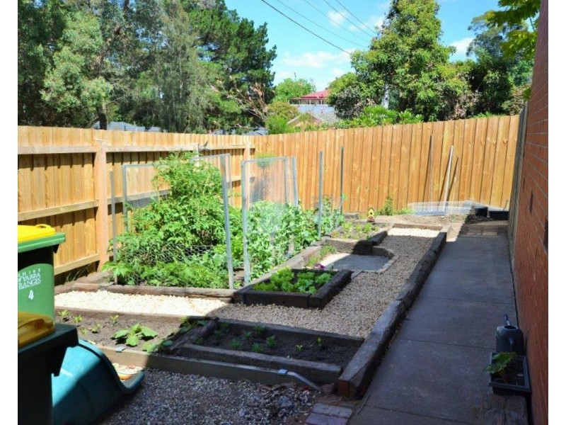 2/28 Shakespeare Avenue, Mooroolbark VIC 3138