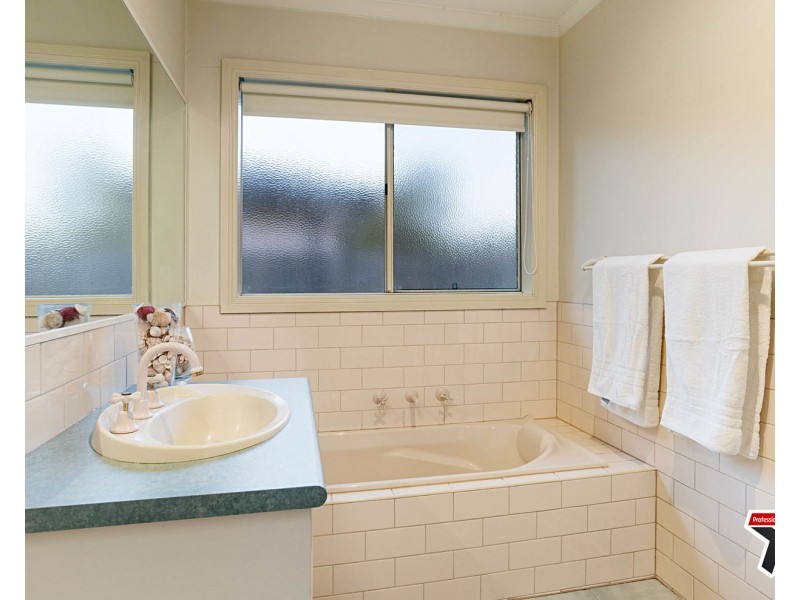 2/75 Cardigan Road, Mooroolbark VIC 3138