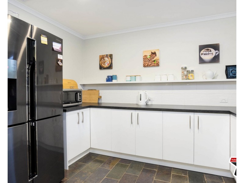 2 Drysdale Place, Mooroolbark VIC 3138
