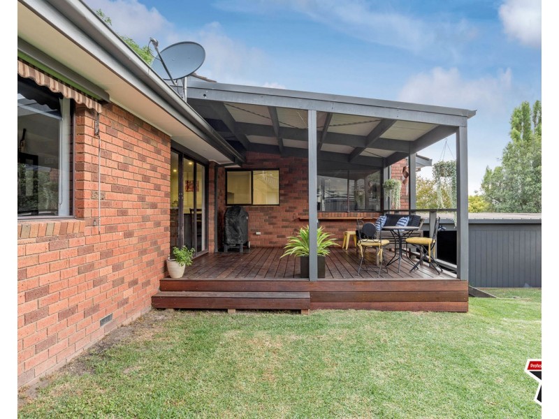 2 Drysdale Place, Mooroolbark VIC 3138