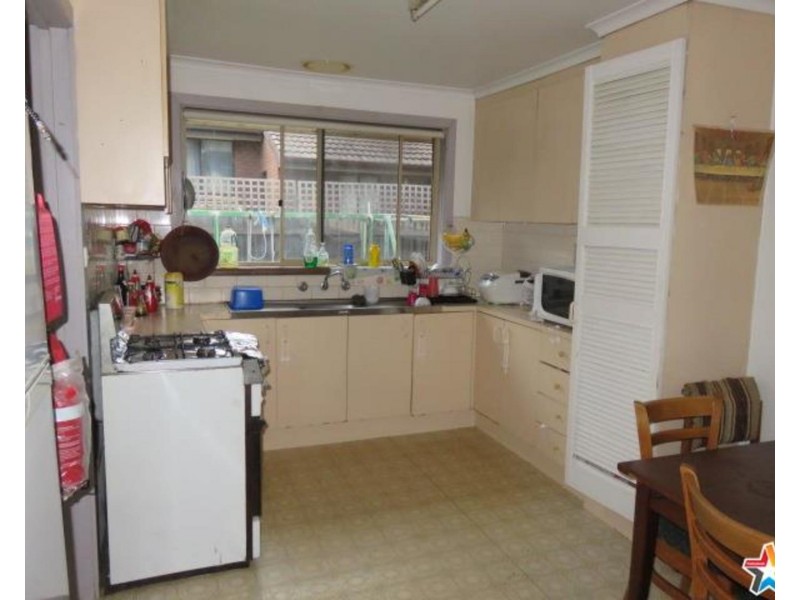 27/8-10 Emma Road, Croydon VIC 3136