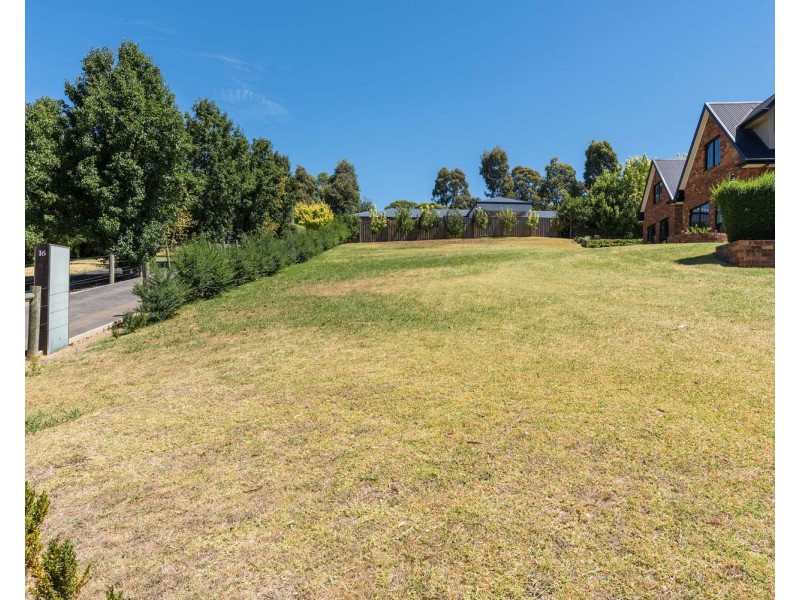 14 High Tor, Mooroolbark VIC 3138