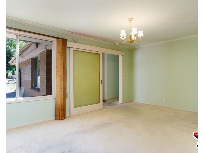 26 Lansell Road, Mooroolbark VIC 3138