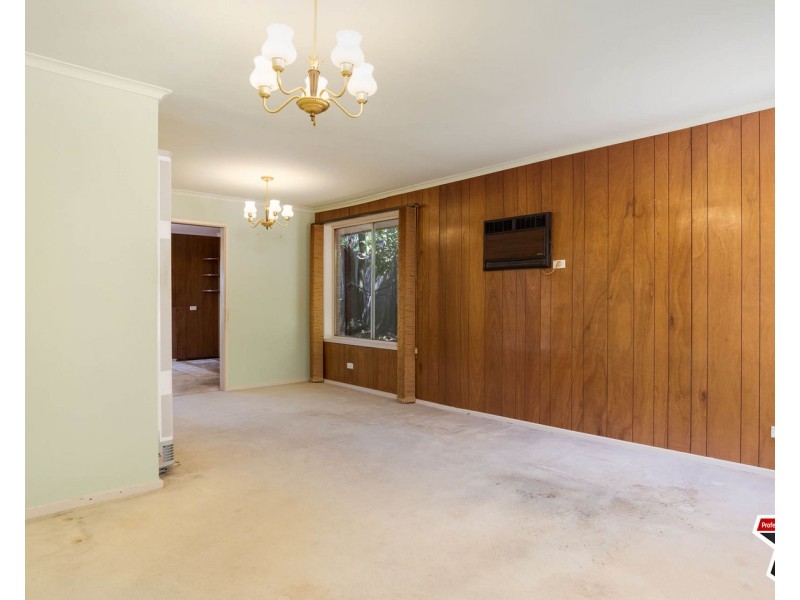 26 Lansell Road, Mooroolbark VIC 3138