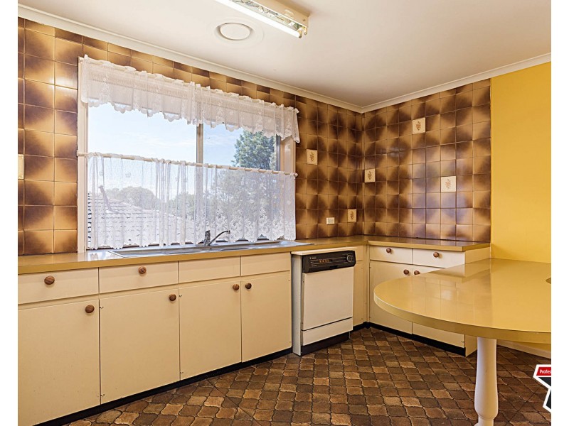 26 Lansell Road, Mooroolbark VIC 3138