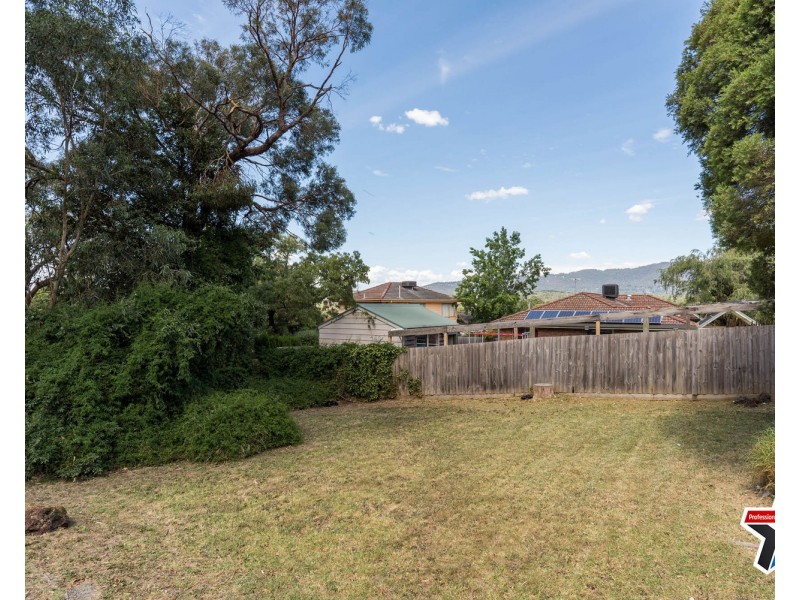 26 Lansell Road, Mooroolbark VIC 3138