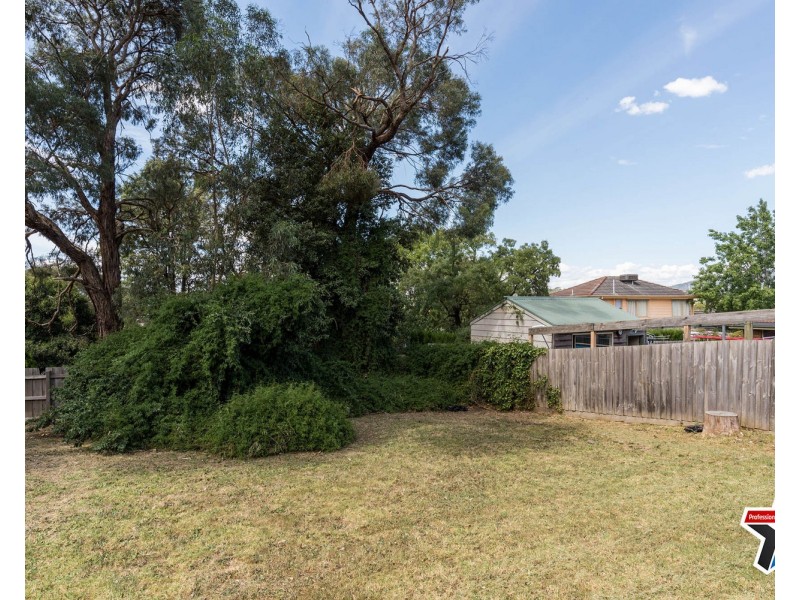 26 Lansell Road, Mooroolbark VIC 3138