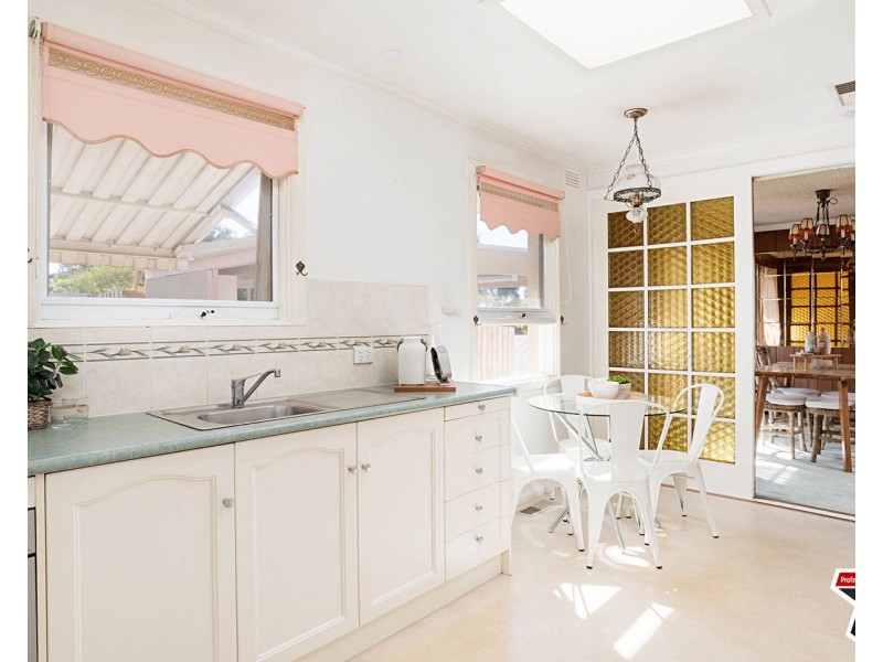 9 Beresford Road, Lilydale VIC 3140