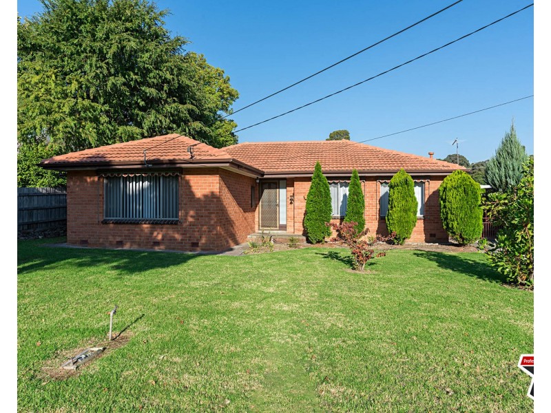 36 McDermott Avenue, Mooroolbark VIC 3138