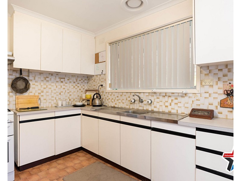 36 McDermott Avenue, Mooroolbark VIC 3138