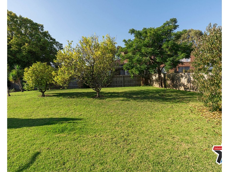 36 McDermott Avenue, Mooroolbark VIC 3138