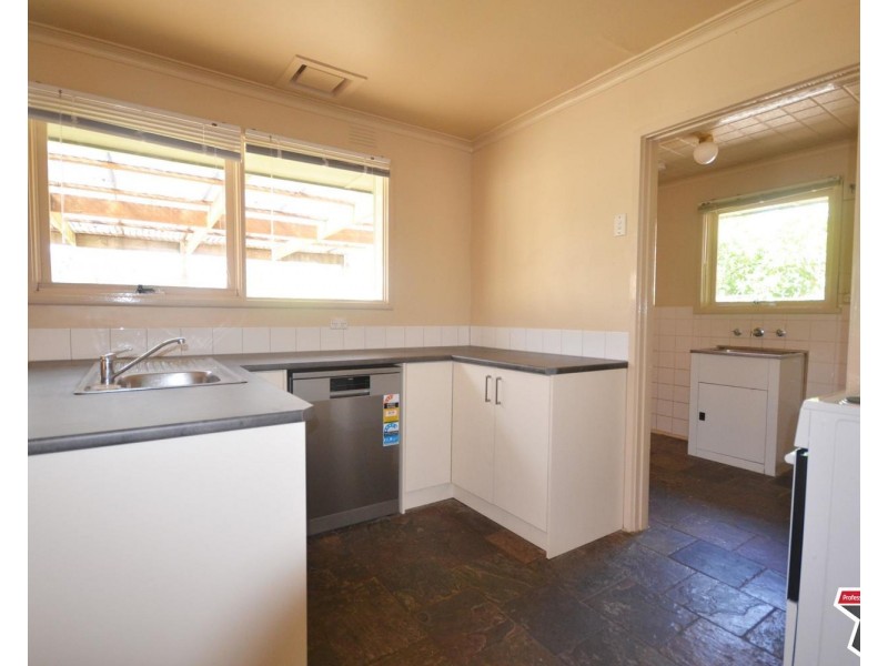 48 Lee Ann Crescent, Croydon VIC 3136