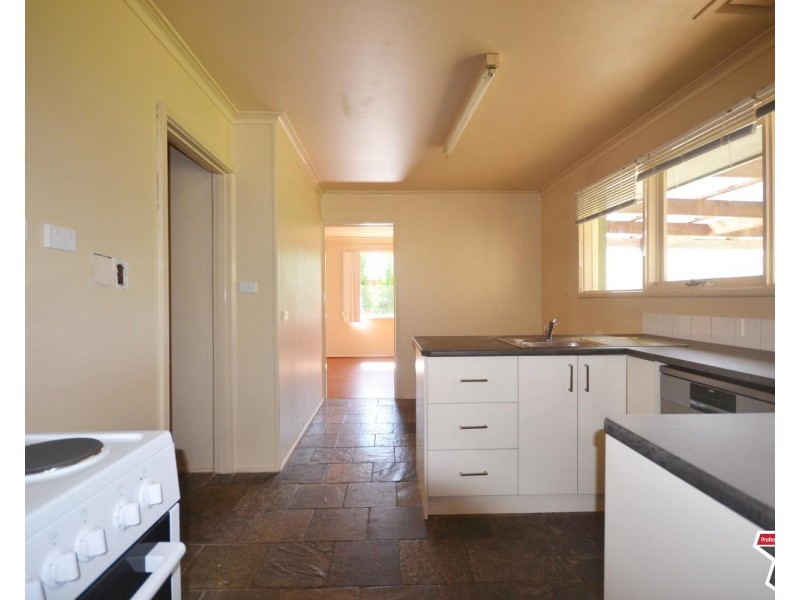 48 Lee Ann Crescent, Croydon VIC 3136