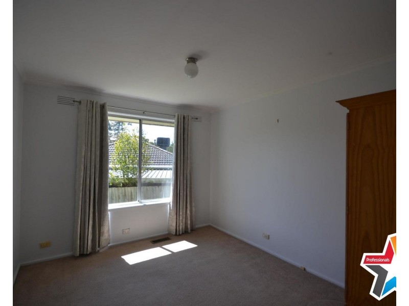 50 Greenslopes Drive, Mooroolbark VIC 3138