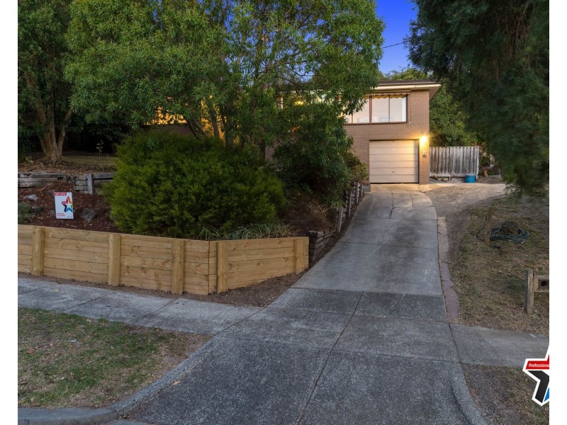 4 Meadowlark Lane, Mooroolbark VIC 3138