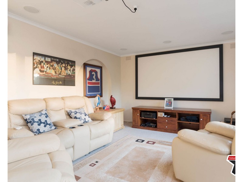 4 Meadowlark Lane, Mooroolbark VIC 3138