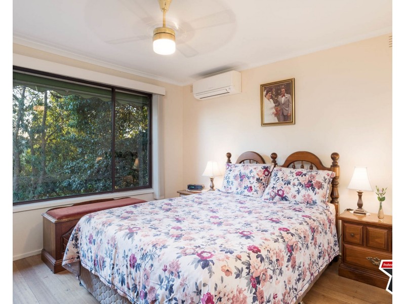 4 Meadowlark Lane, Mooroolbark VIC 3138