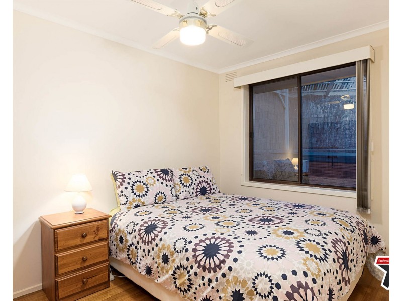 4 Meadowlark Lane, Mooroolbark VIC 3138