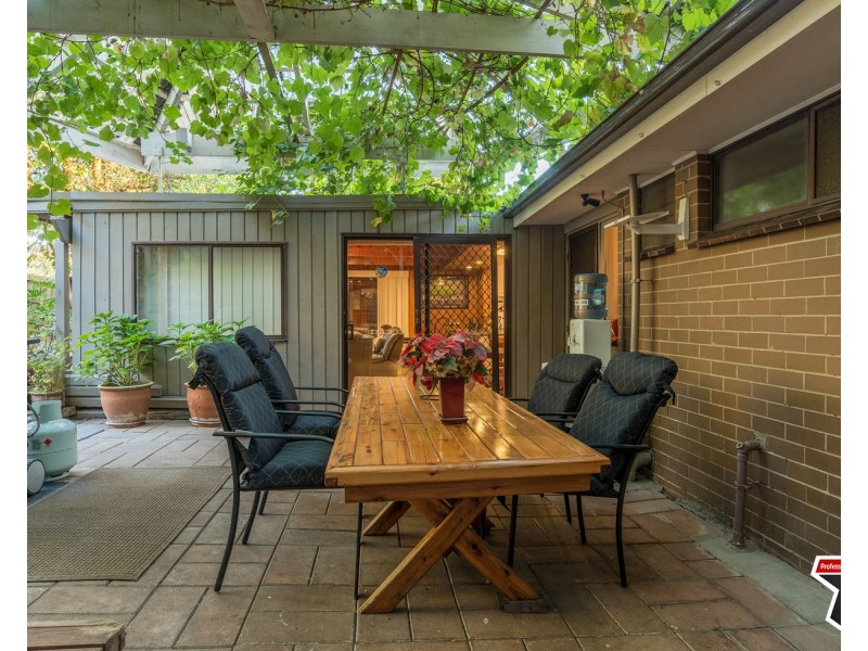 4 Meadowlark Lane, Mooroolbark VIC 3138