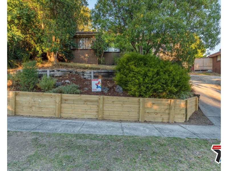 4 Meadowlark Lane, Mooroolbark VIC 3138