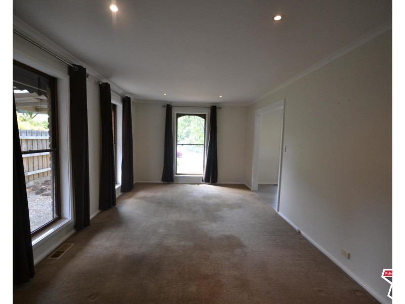 58 Ross Pincott Drive, Mooroolbark VIC 3138