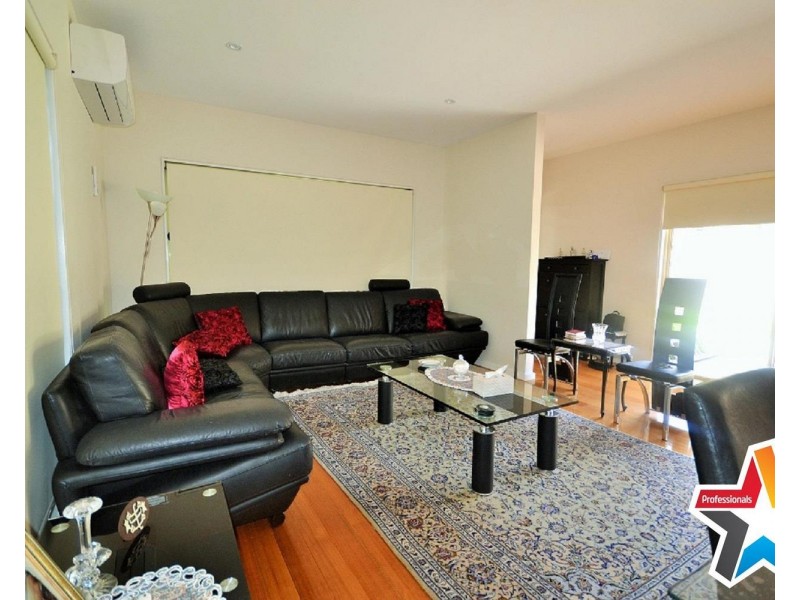 1/85 Esther Crescent, Mooroolbark VIC 3138