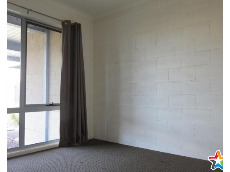 17/8-10 Mount View Parade, Mooroolbark VIC 3138